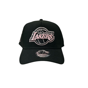 GORRA NEW ERA LOS ANGELES LAKERS NBA 9FORTY UNITALLA NEGRO/ROSA