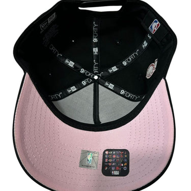GORRA NEW ERA LOS ANGELES LAKERS NBA 9FORTY UNITALLA NEGRO/ROSA