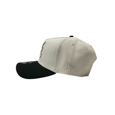 GORRA NEW ERA ATLANTA BRAVES 1995 WORLD SERIES 9FORTY UNITALLA CREMA/NEGRO